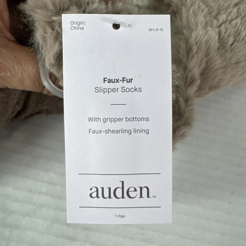 Auden Women's 0772 M/L 8-12 Faux Fur Slipper‎ Socks Taupe Gripper Bottom NWT